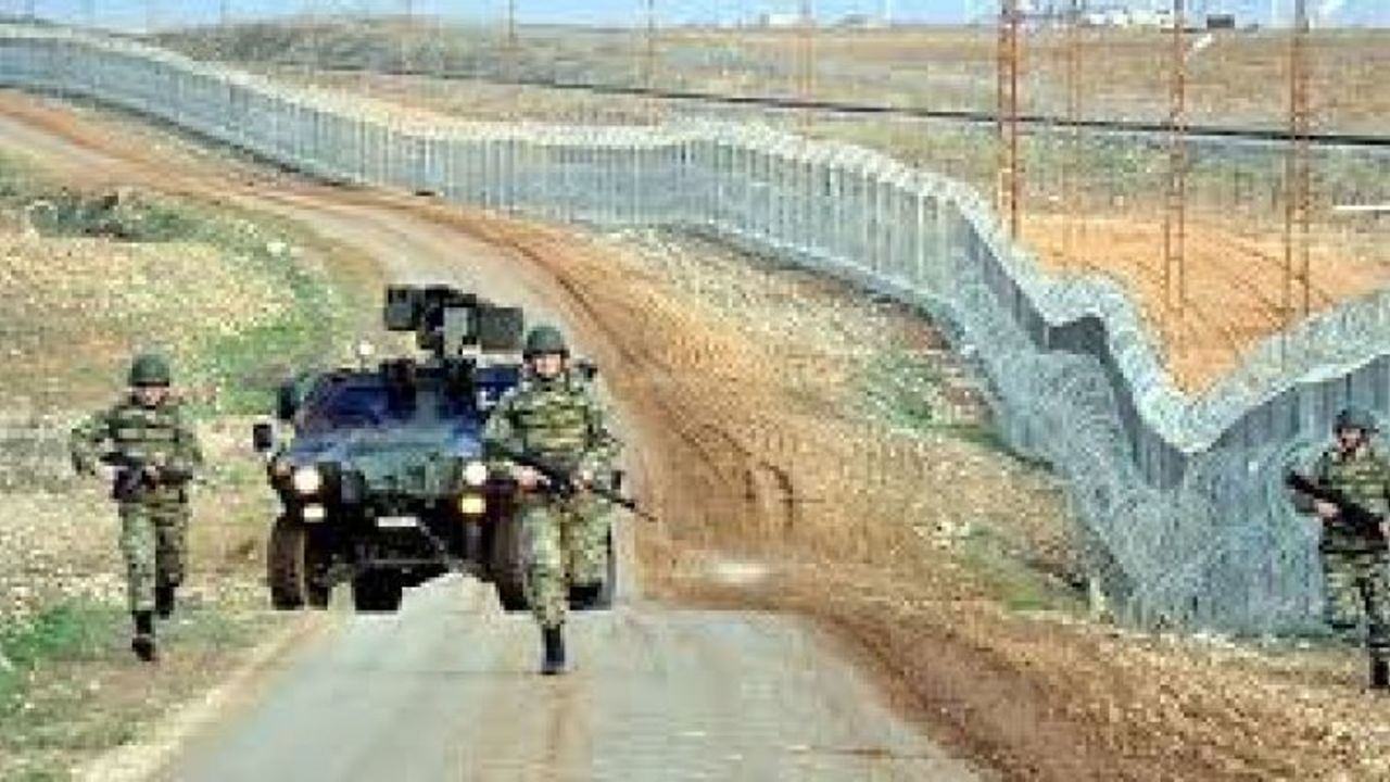 Türkiye'ye Girmeye Çalışan Bir Terörist Şanlıurfa Sınırında Yakalandı