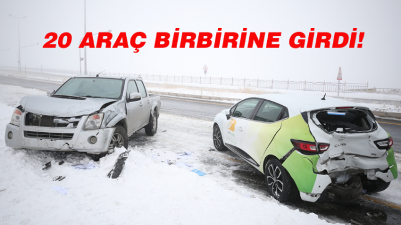 Kayseri'de yağan ilk karla 20 araç birbirine girdi!