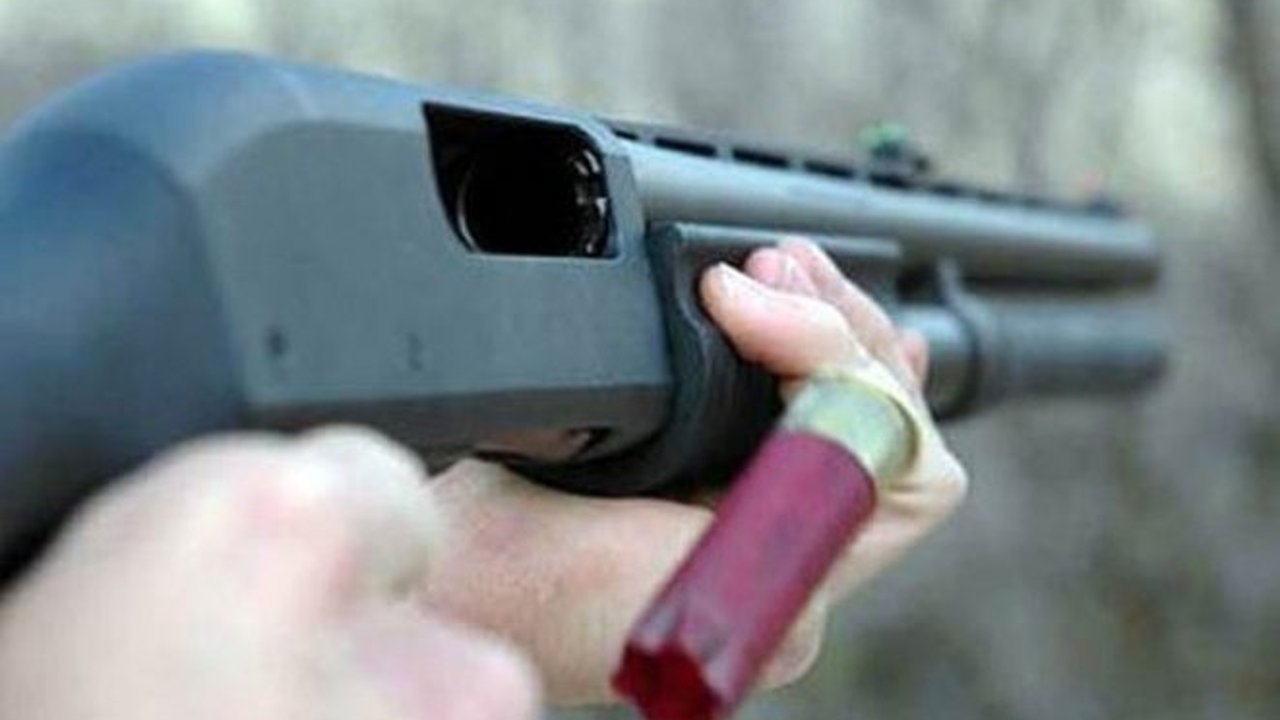 Sarız Belediyesi binasına pompalı tüfekle ateş açtı!