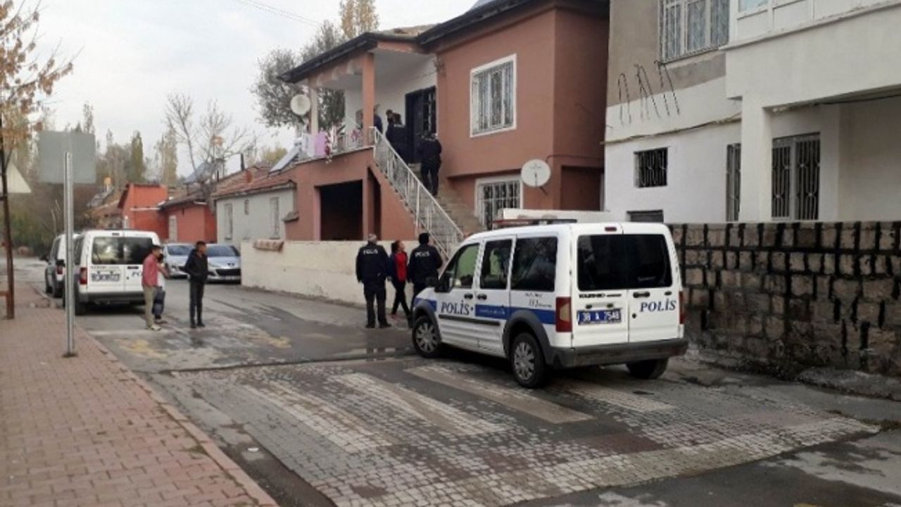 Kayseri'de 20 yaşındaki genç kendini vurdu!