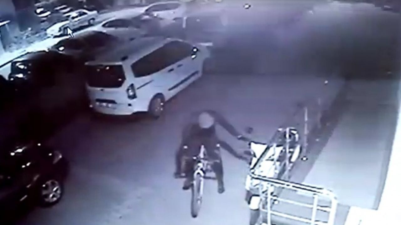 Bisikletle gelen hırsız motosikletle gitti