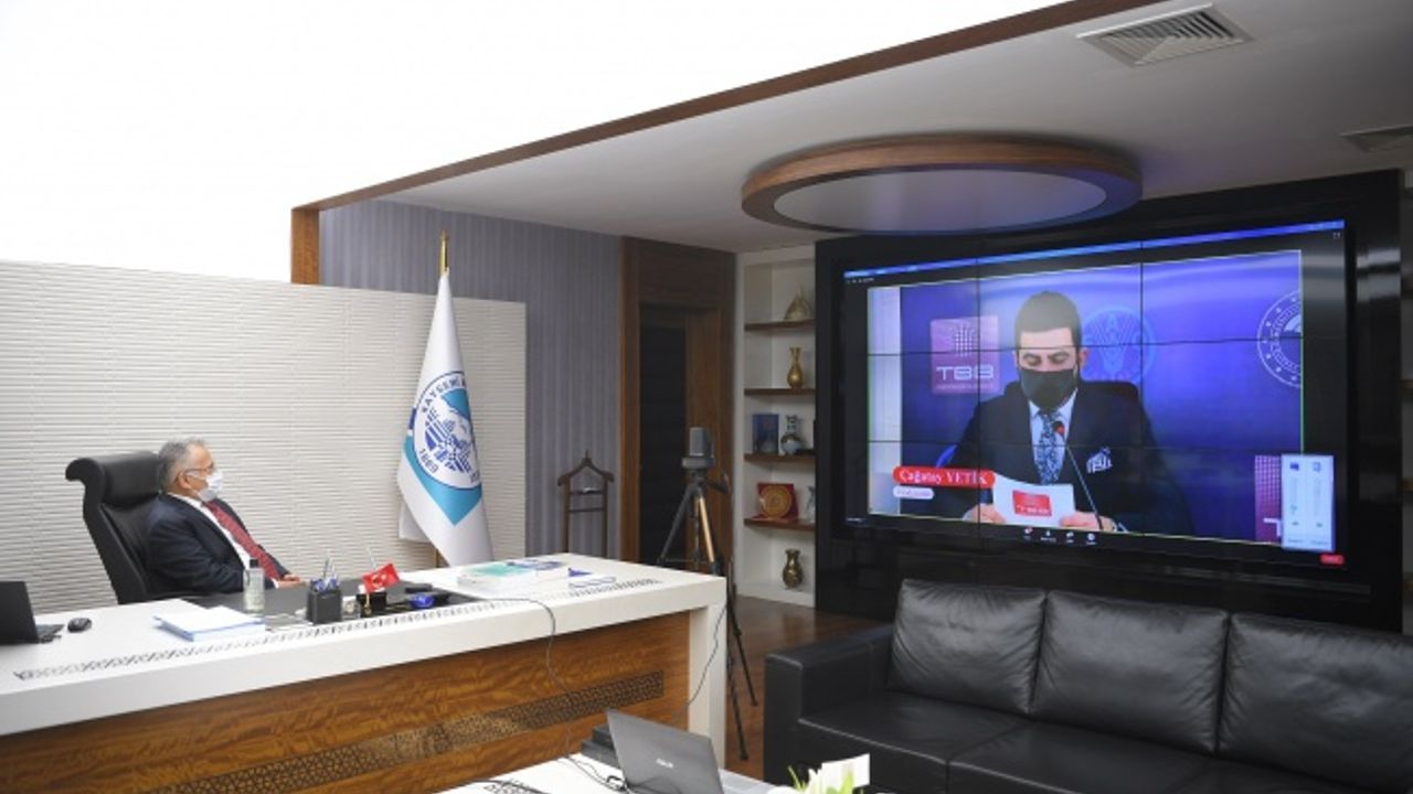 Başkan Büyükkılıç ‘Belediyelerde Gıda Bankacılığı Çalıştayı’na video konferansla katıldı