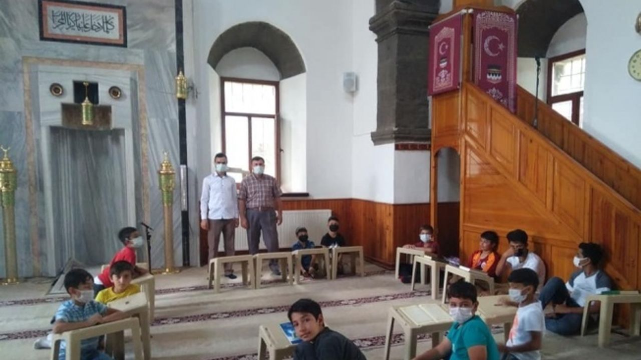 Tomarza’da Yaz Kuran Kursları tüm camilerde başladı