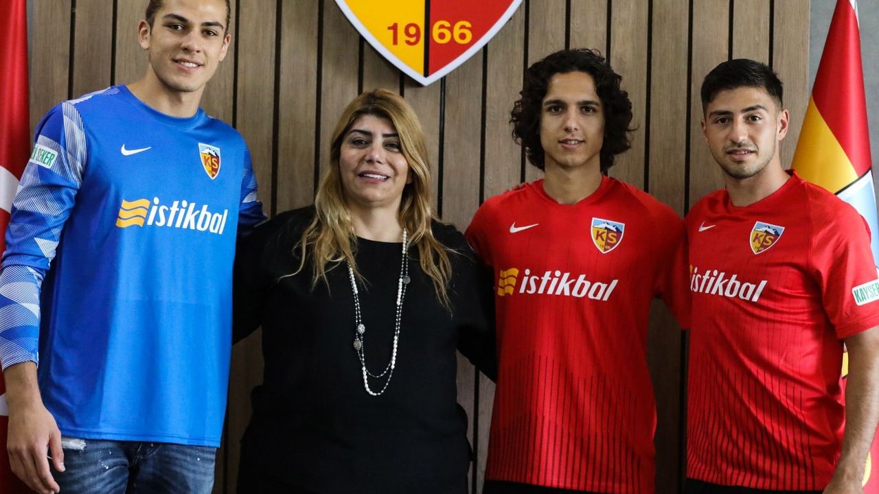 Kayserispor 3 genç oyuncusunun sözleşmesini uzattı