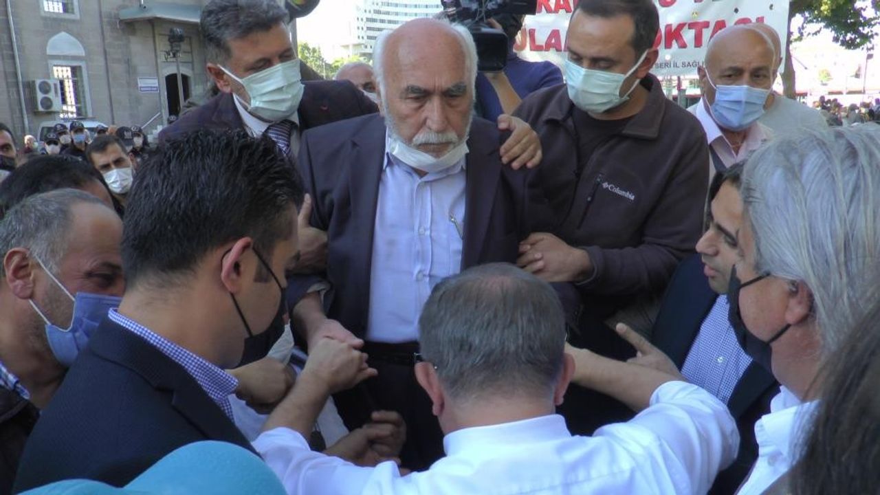 Ahmet Davutoğlu’na tepki gösteren vatandaş, o anları anlattı