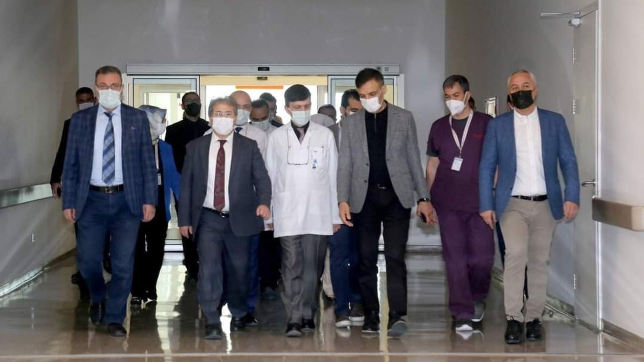 Kamu Hastaneleri Genel Müdür Yardımcısı Bener’den Kayseri Şehir Hastanesine Ziyaret