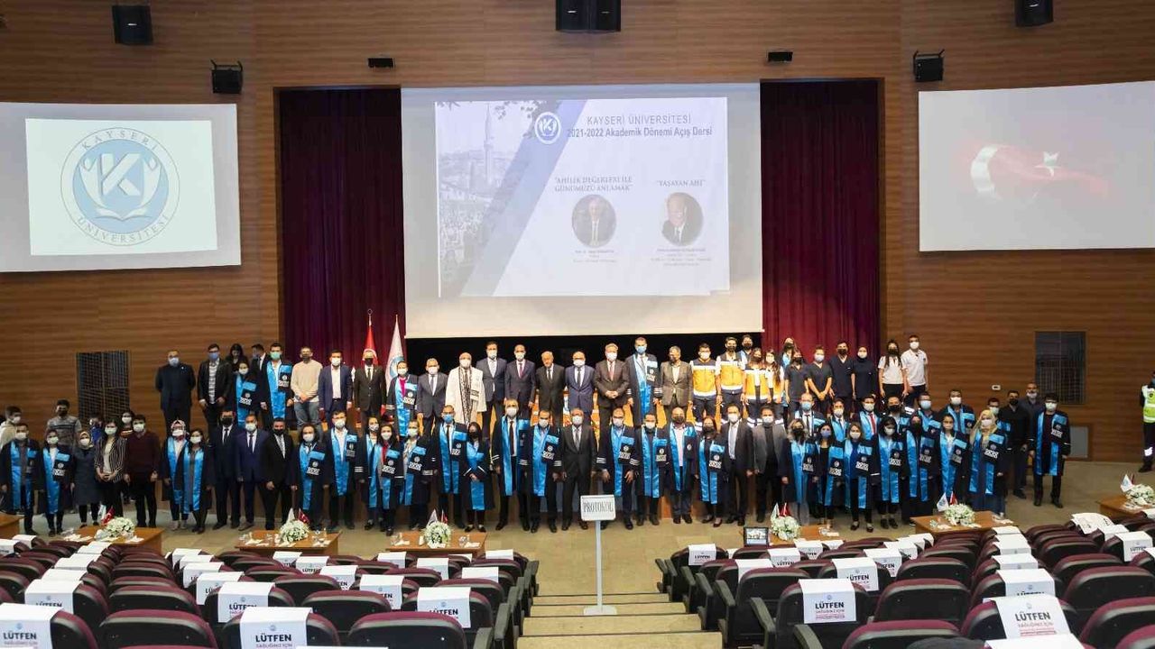 Kayseri Üniversitesi’nin 2021-2022 Akademik Dönemi Açış Dersi Gerçekleştirildi