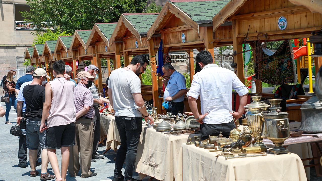 Talas antika pazarı, kendi gününde kendi yerinde