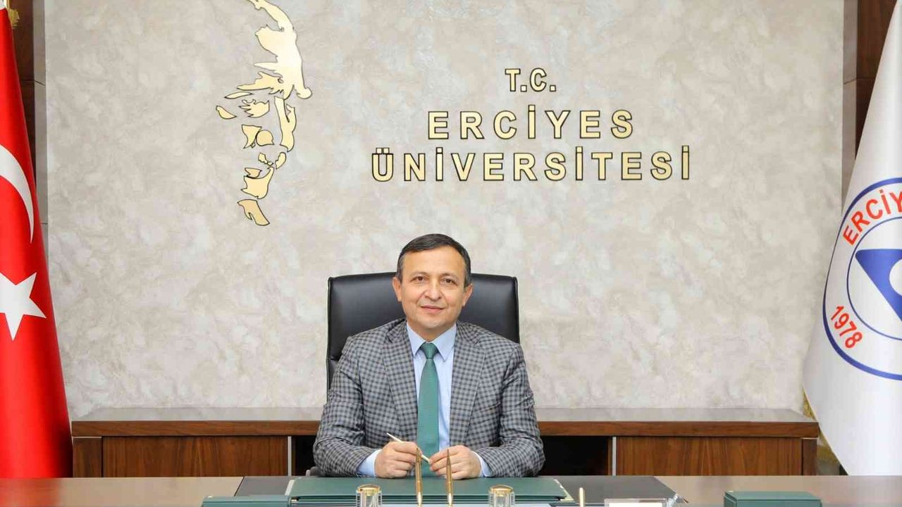 ERÜ Rektörü Prof. Dr. Mustafa Çalış’ın 29 Ekim Cumhuriyet Bayramı mesajı