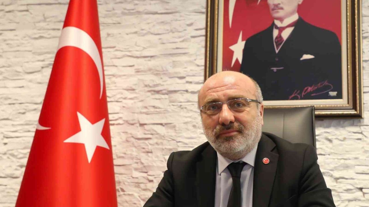 Rektör Karamustafa: "Cumhuriyet, Türk Milleti için en büyük kazanımlardan biridir"