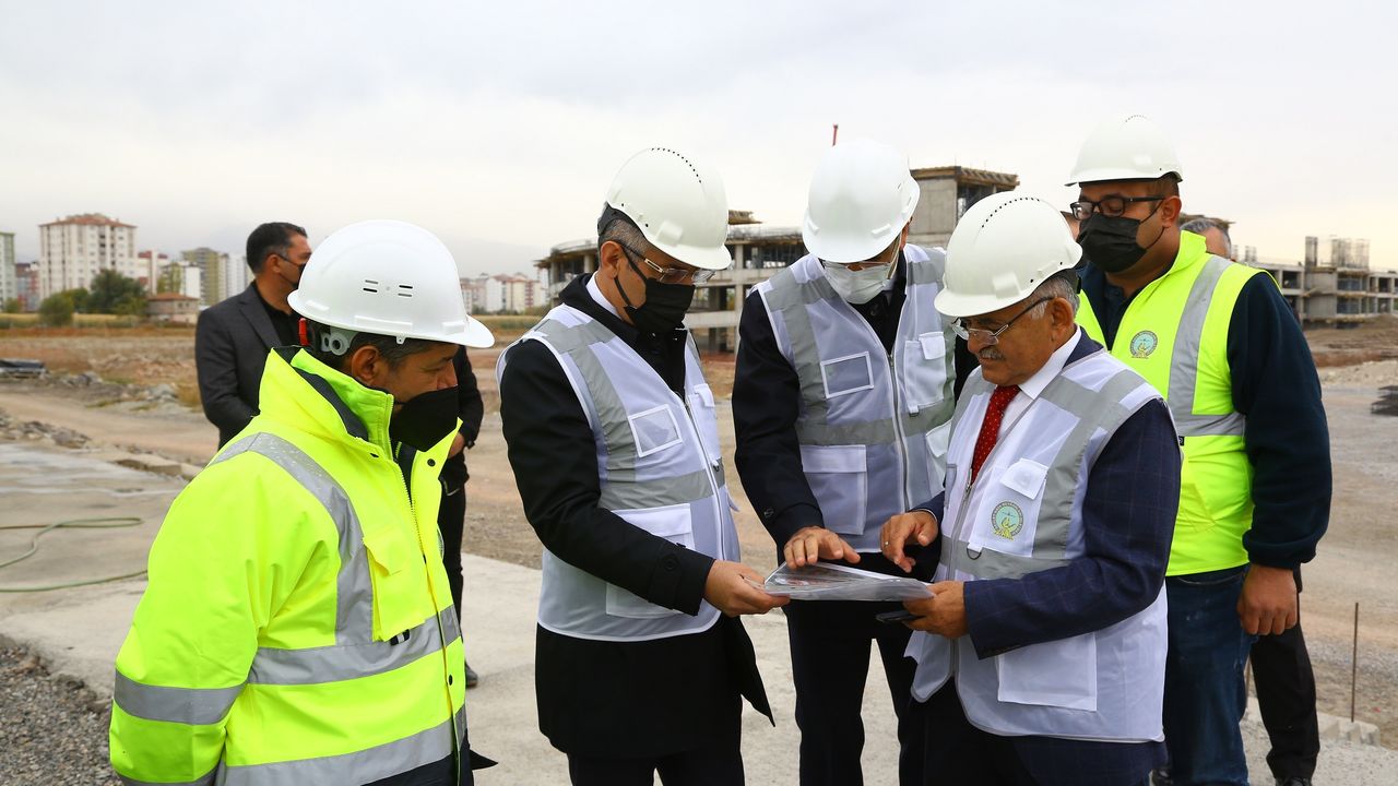 Başkan Büyükkılıç ve İl Başkanı Çopuroğlu'ndan havalimanı incelemesi