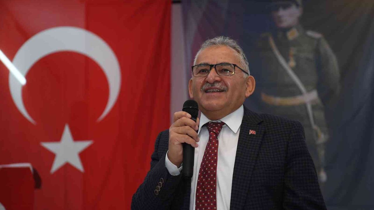 Başkan Büyükkılıç, Pınarbaşı’da muhtarlarla istişare toplantısı yaptı