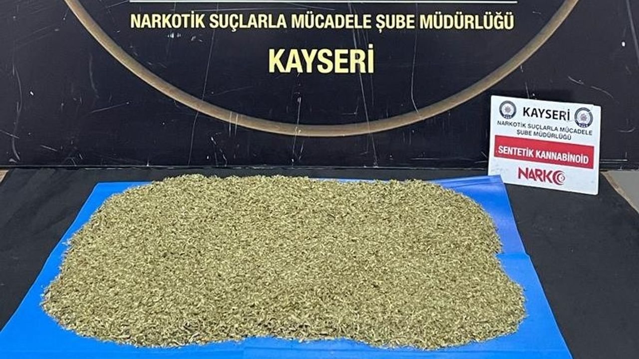 Kayseri’de kamyonete uyuşturucu operasyonu: 3 gözaltı