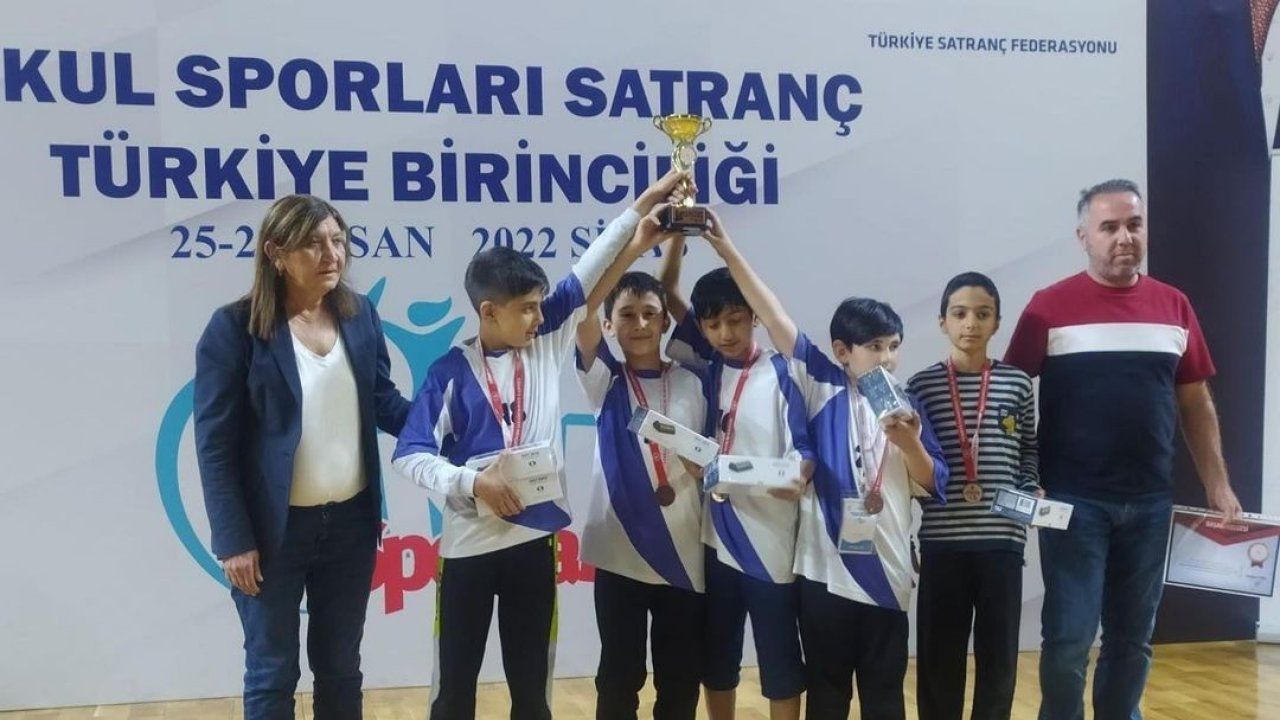 Avukat Ahmet Ulucan Ortaokulu, satrançta Türkiye üçüncüsü