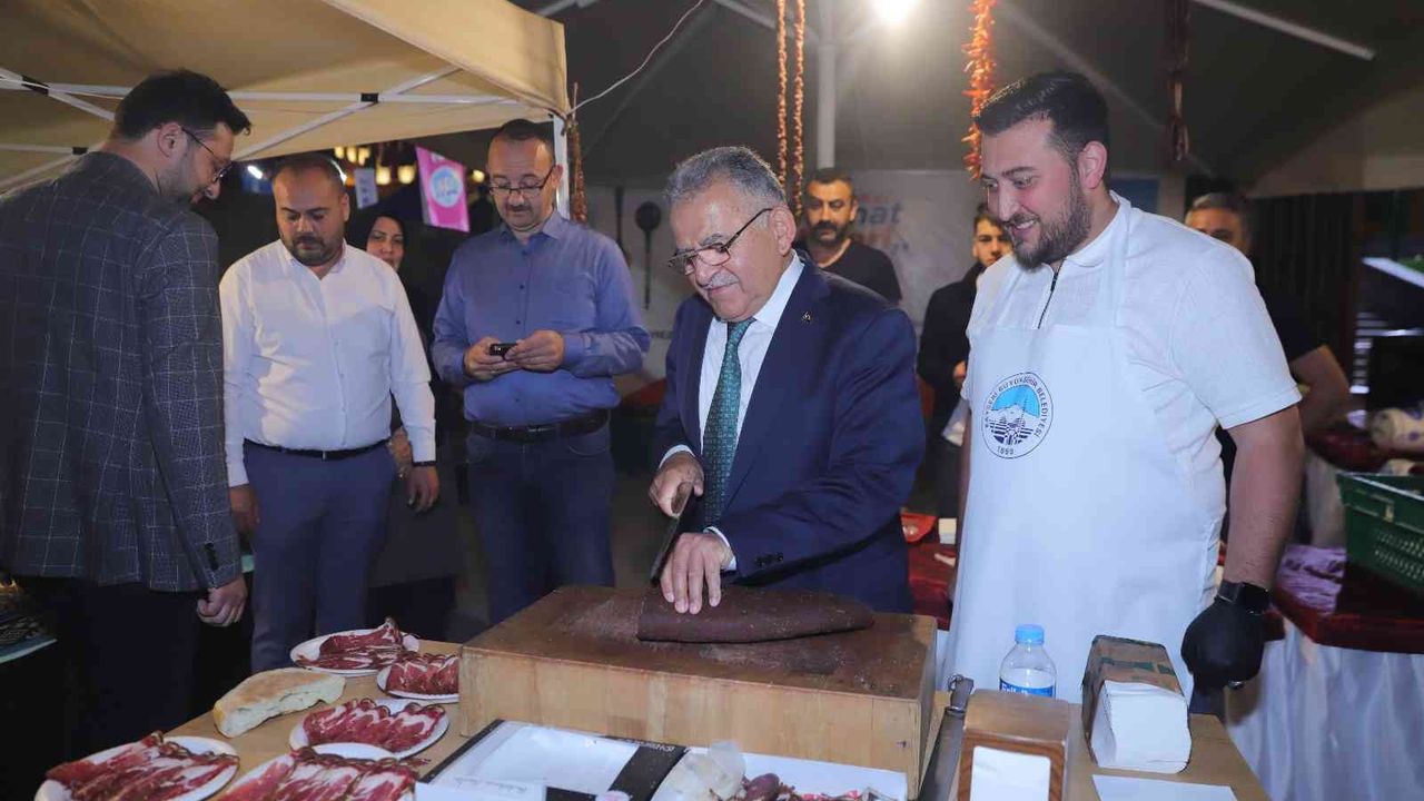 Başkan Büyükkılıç ’Asırlık Tariflerle Türk Mutfağı’ etkinliğine katıldı