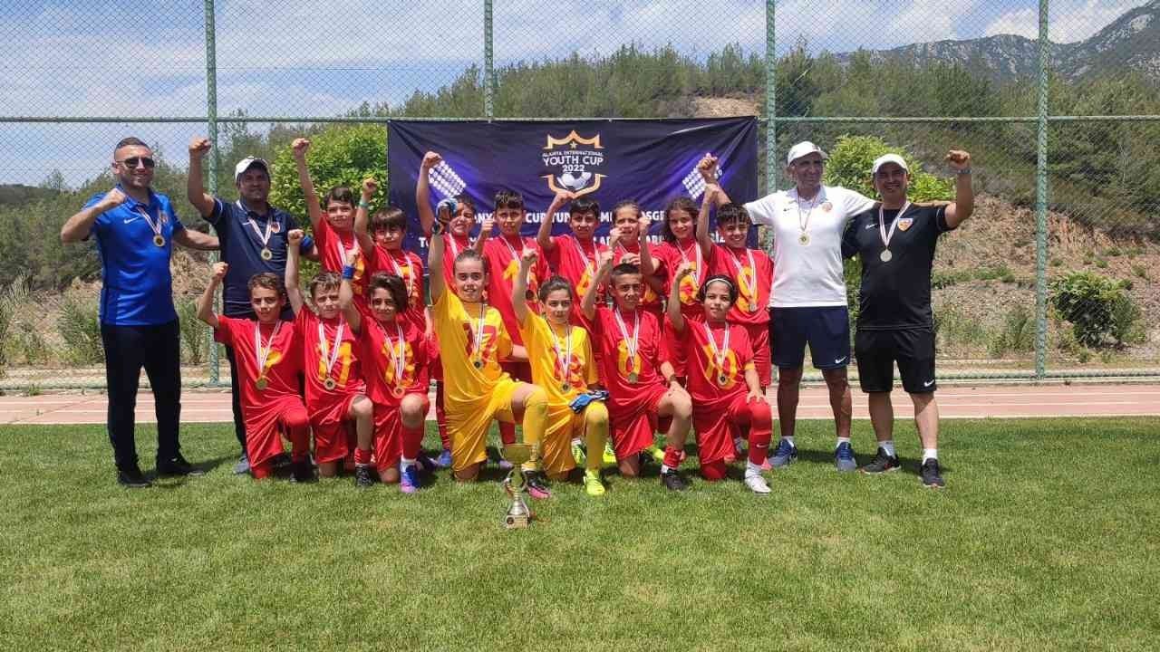 U11 Futbol Şampiyonası: Kayserispor şampiyon oldu