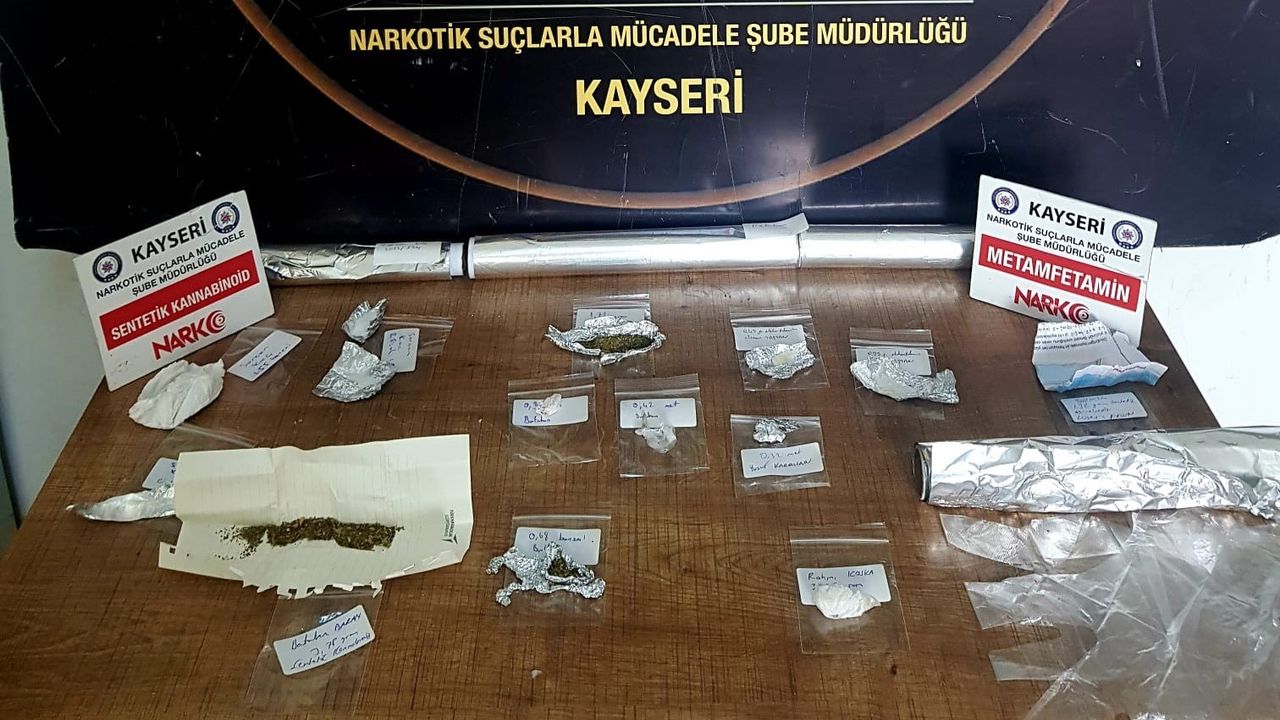 Kayseri’de 8 adrese eş zamanlı uyuşturucu operasyonu: 32 kişi yakalandı