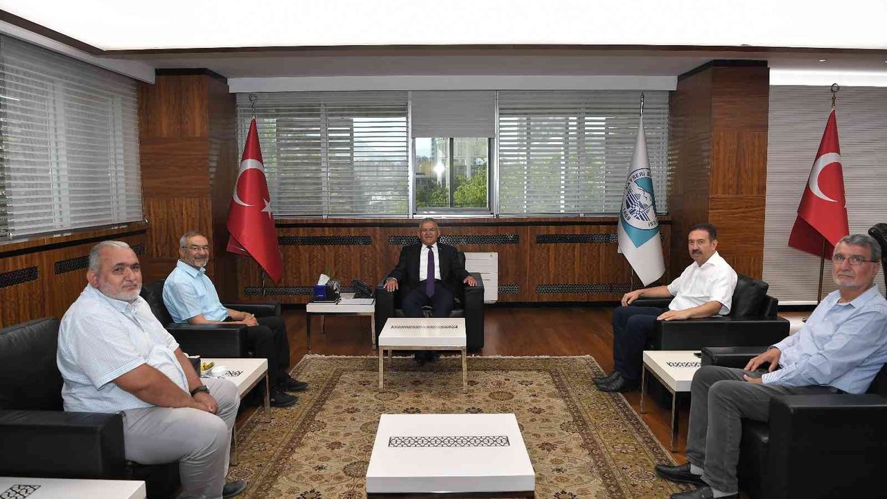 Başkan Büyükkılıç’a Hacılar Belediye Başkanı Özdoğan ve STK’lardan ziyaret