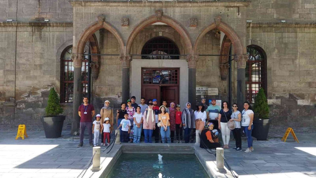 Gurbetçiler kültür turları ile Kayseri’yi keşfediyor