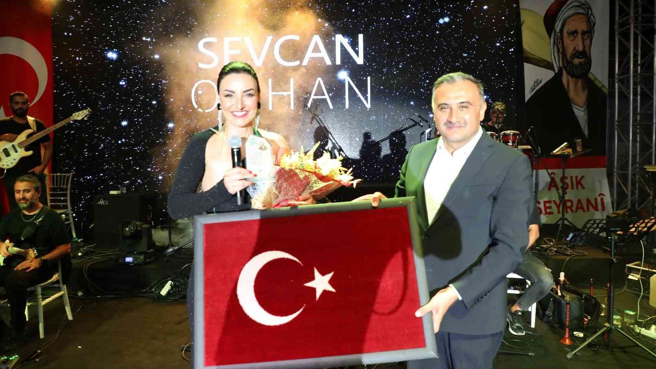38. Aşık Seyrani Kültür ve Sanat Festivalinde Sevcan Orhan rüzgarı
