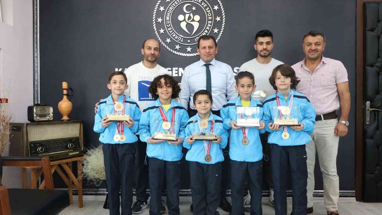 Ali İhsan Kabakcı şampiyonları ağırladı