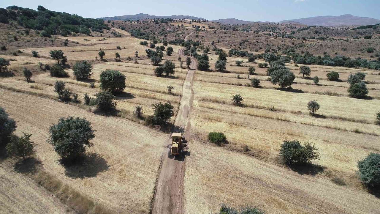 Başakpınar’a 10 kilometrelik yeni tarım yolu