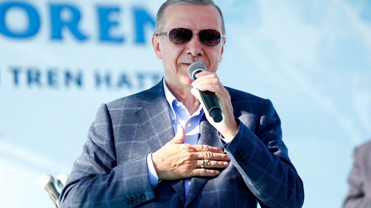 Cumhurbaşkanı Erdoğan: ''ÖSYM şaibeleri ortadan kaldırarak yoluna devam edecek''