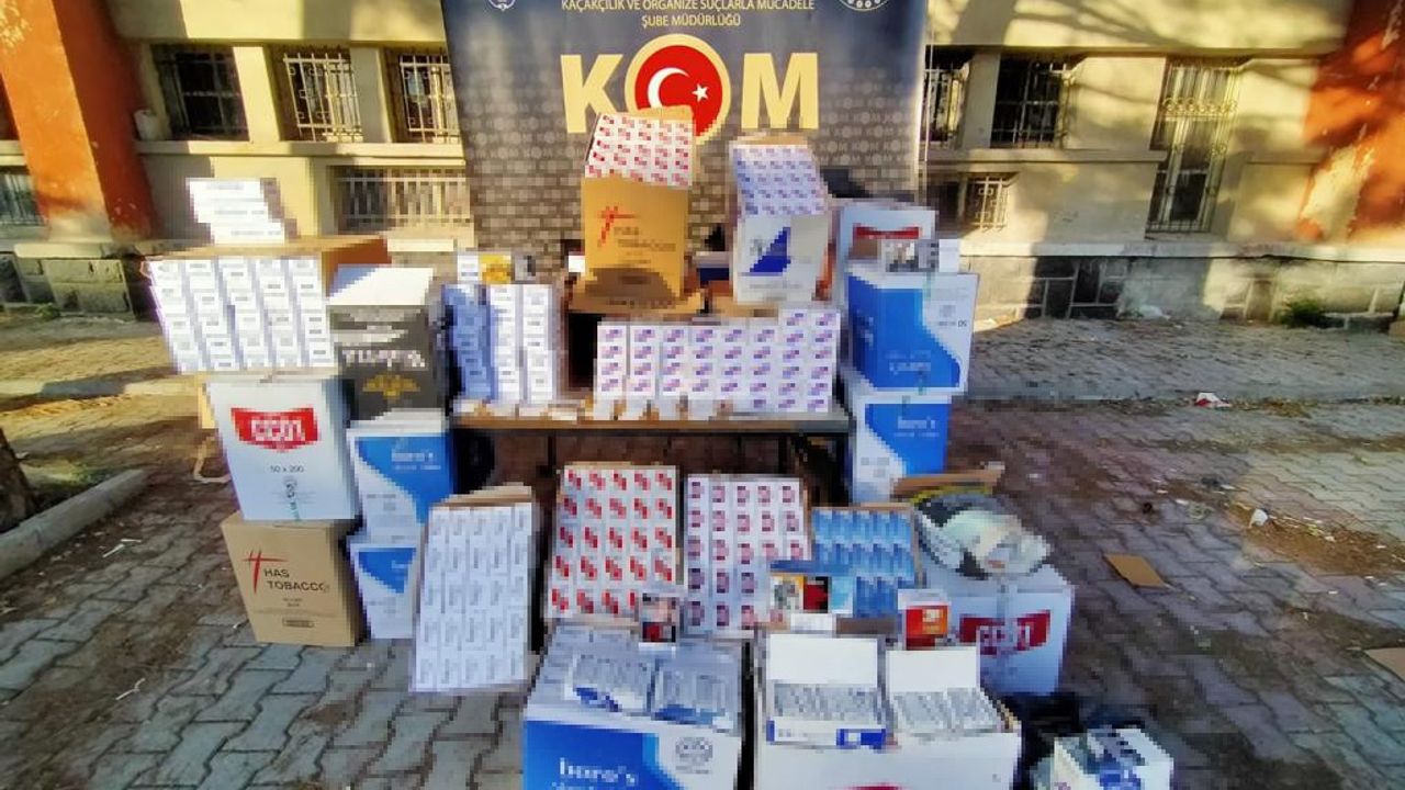 Kayseri’de kaçak tütün operasyonu: 250 bin dal makaron ele geçirildi