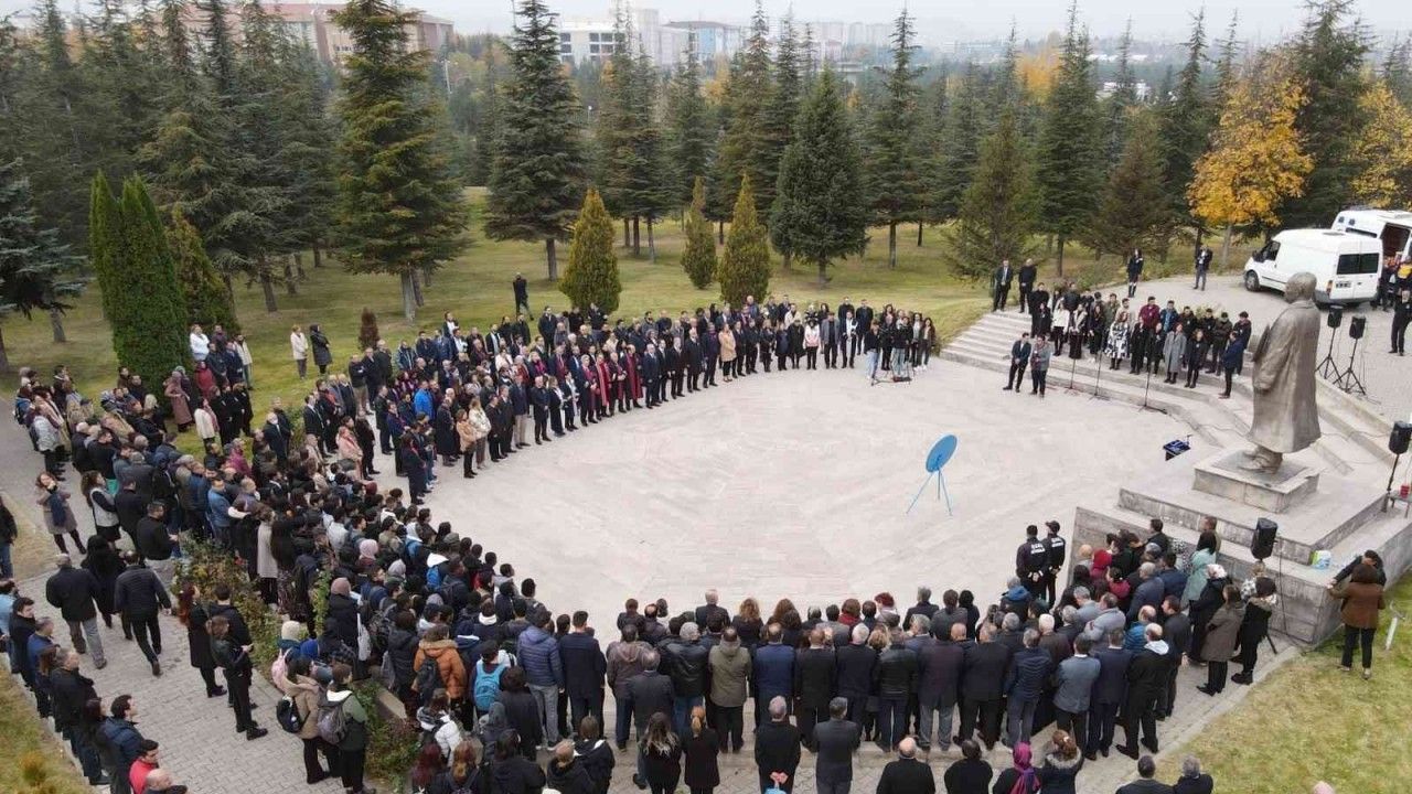 Erciyes Üniversitesi Atatürk'ü unutmadı