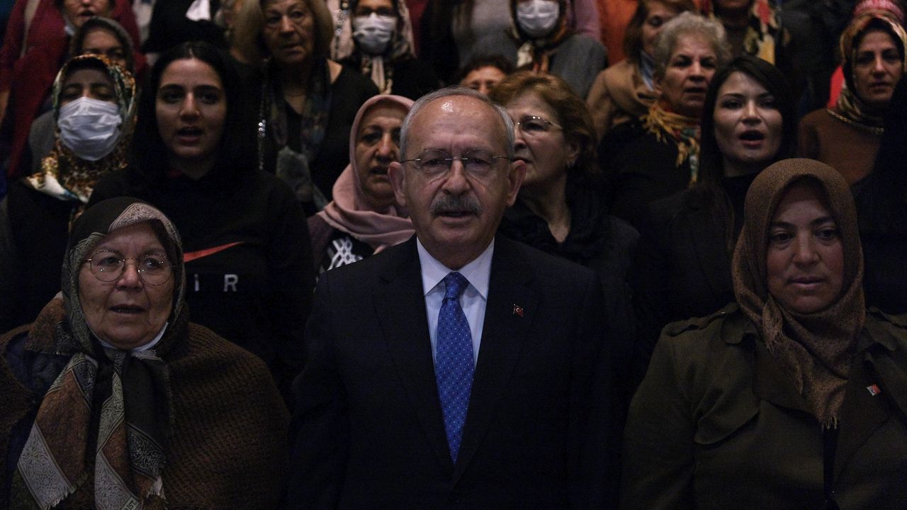 Kemal Kılıçdaroğlu Kayseri'de ziyaretlerde bulundu