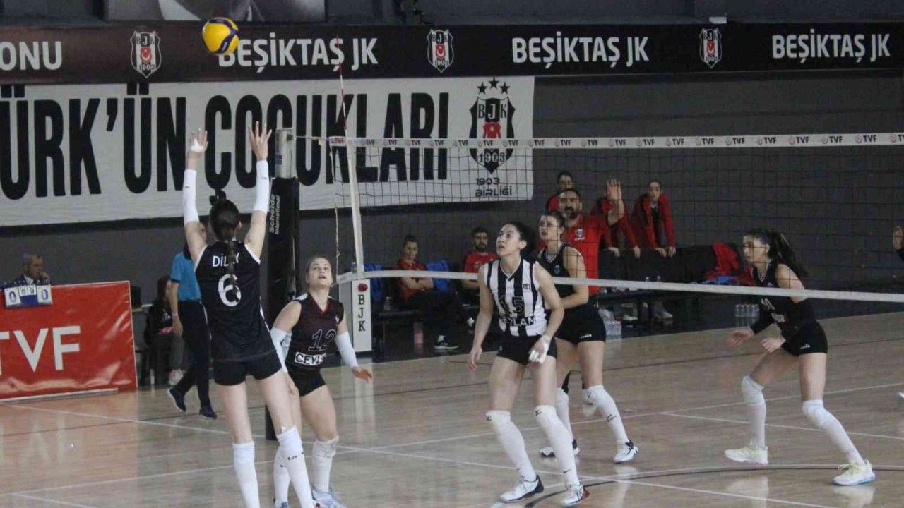 Kadınlar Voleybol 1. Lig B Grubu Beşiktaş Ceylan: 3 - Medipax Kayseri Atletikspor : 0