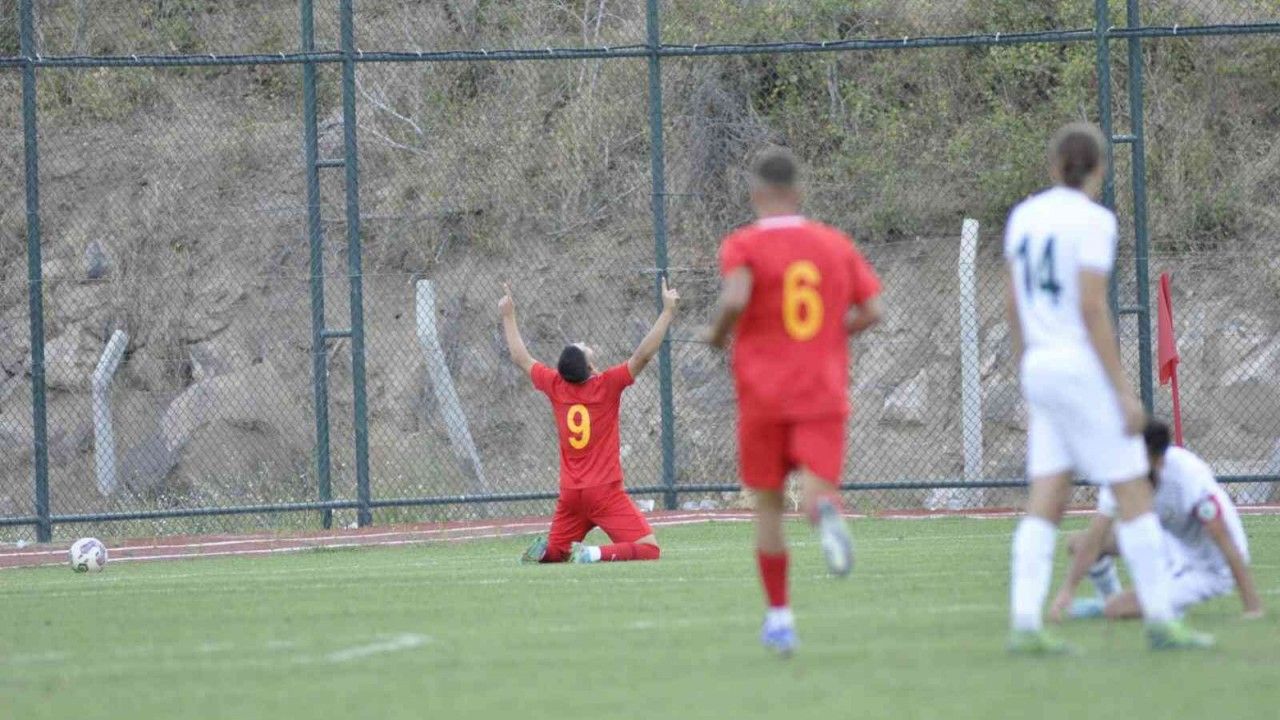 Talha Sarıaslan U19 Ligi'nde 8 gole ulaştı