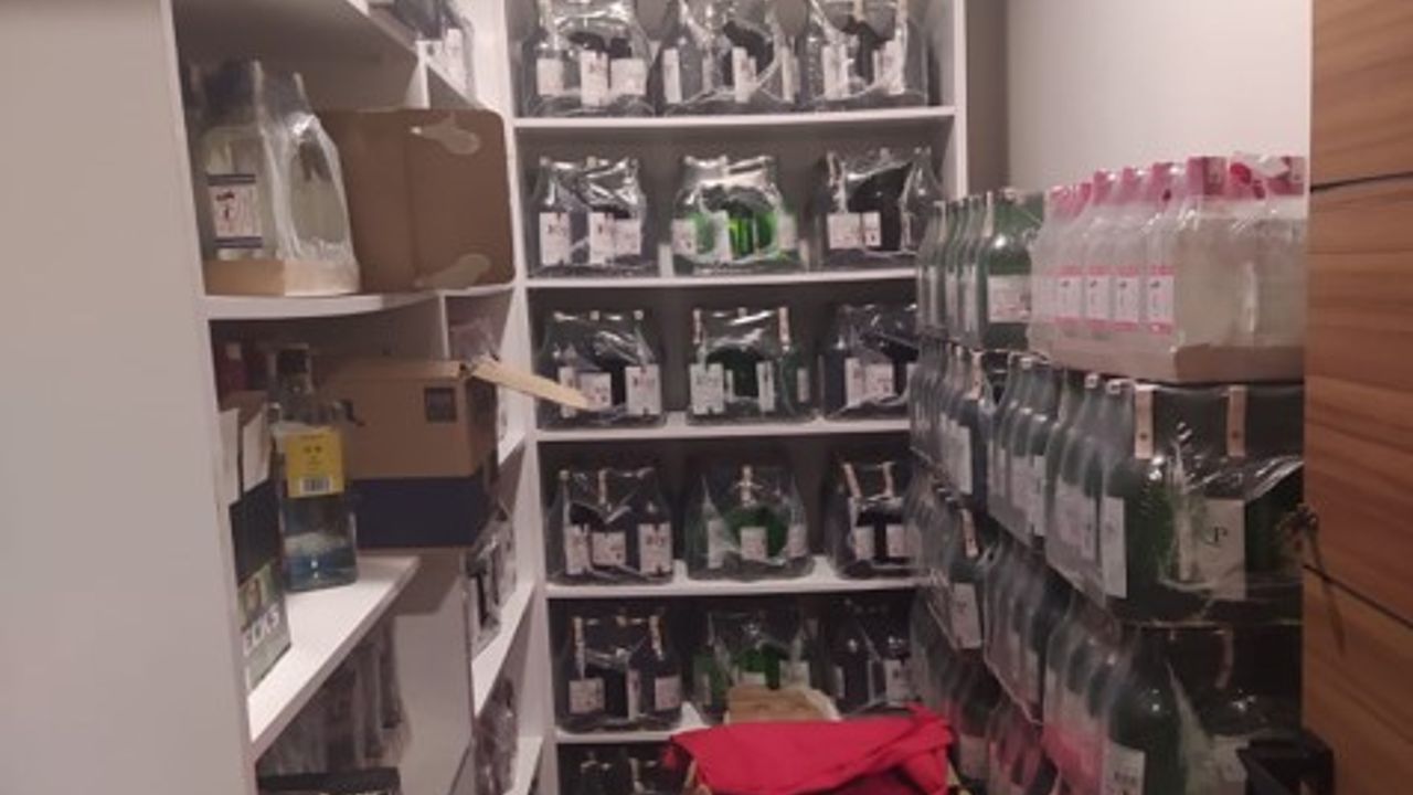 Belge olmadan alkol satışı: 858 şişe alkole el konuldu