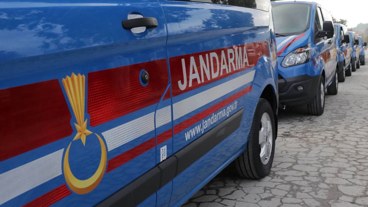 Jandarma ekiplerince 16 kilo kaçak tütün ele geçirildi