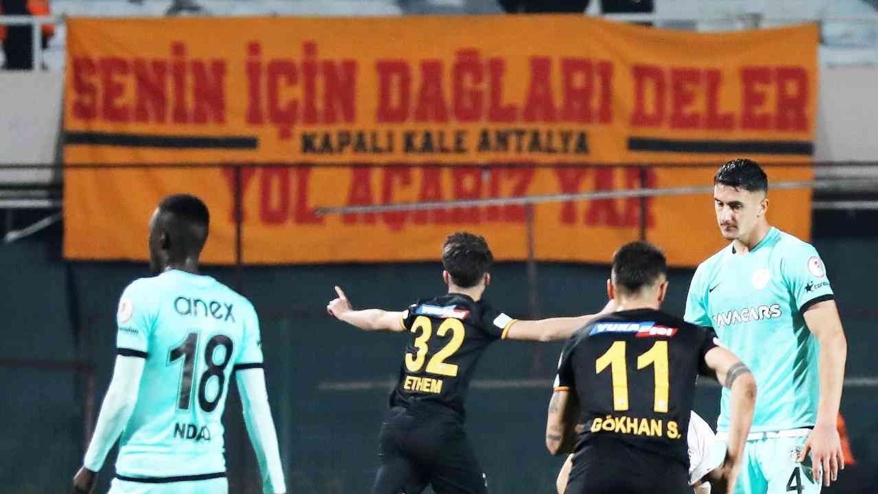 Genç oyuncu Ethem Balcı ilk golünü attı