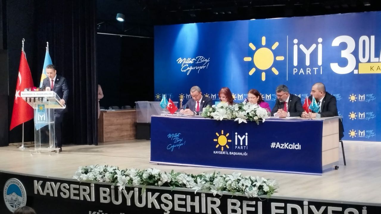 İYİ Parti Kayseri 3. Olağan Kongresi'nde adaylar yarışıyor