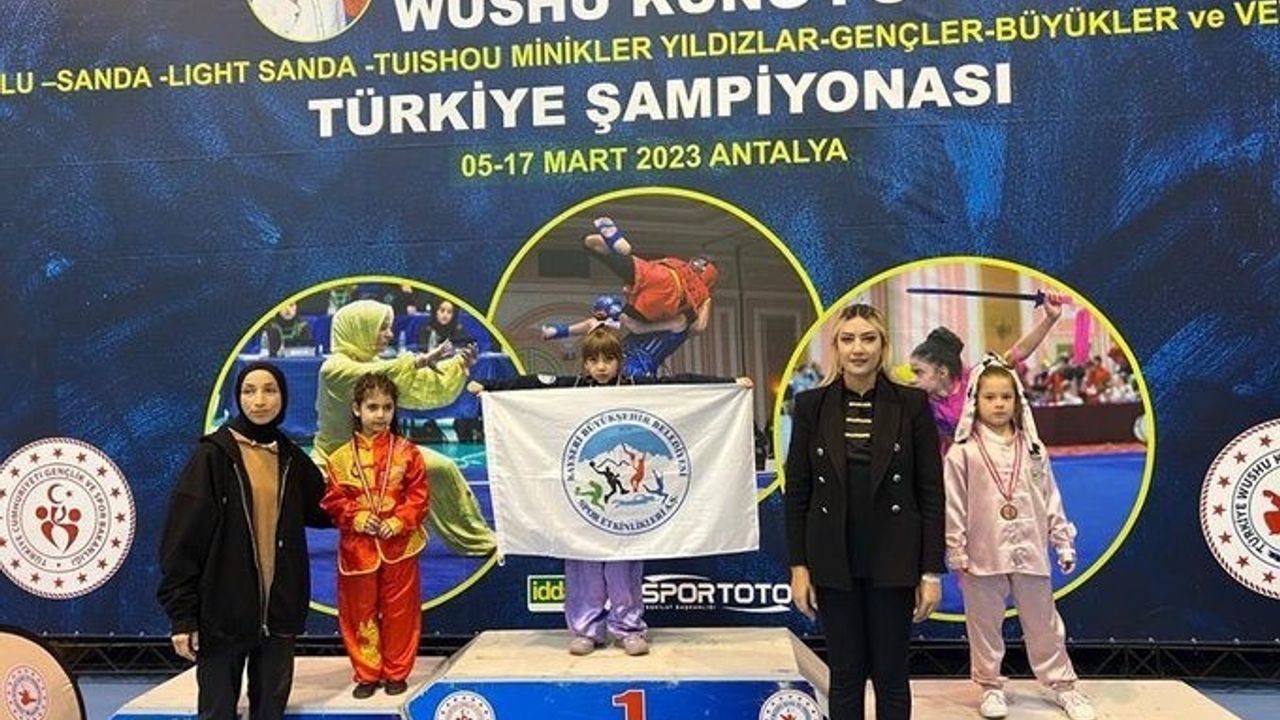 Büyükkılıç’tan Büyükşehir’in Türkiye Şampiyonu sporcusu minik Mira’ya tebrik