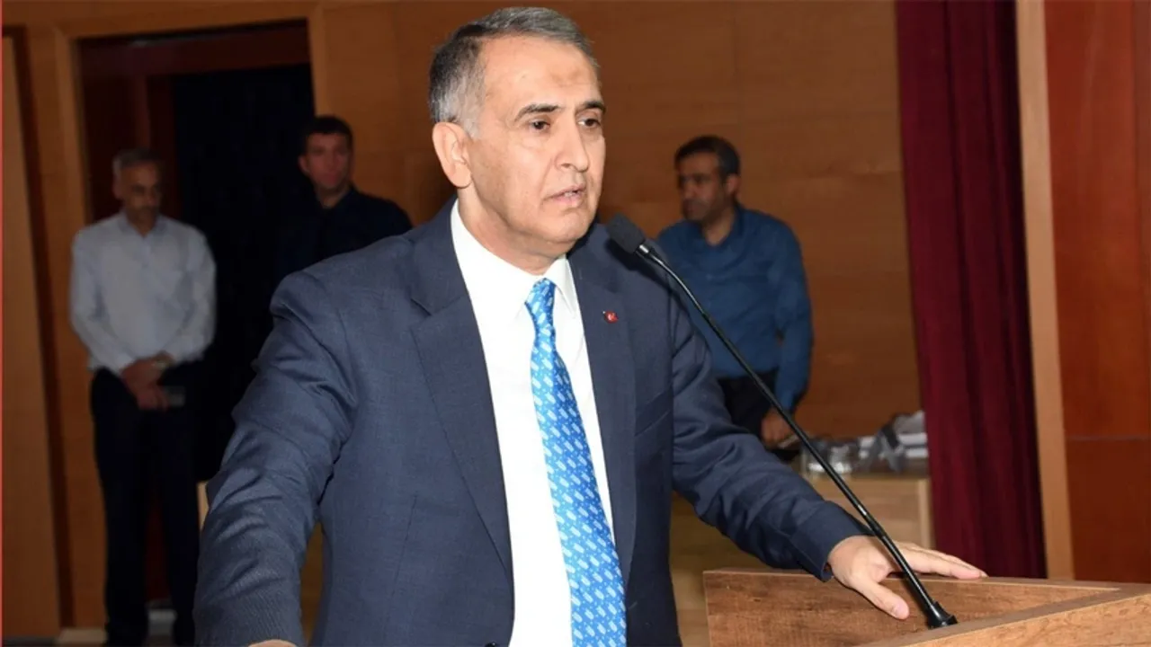 Adıyaman Valisi Mahmut Çuhadar istifa etti