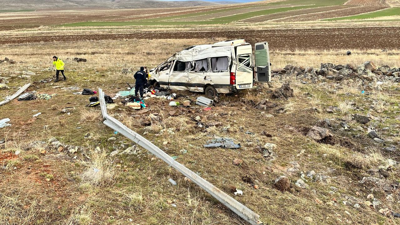 Kayseri’de Kaza: 2 Ölü 7 Yaralı!
