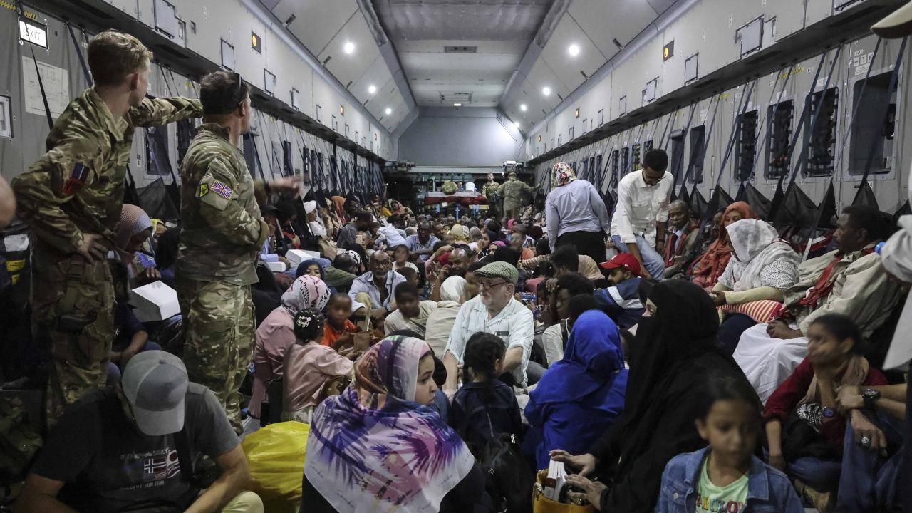 Binlerce Sudanlı Tahliye İçin Bekliyor