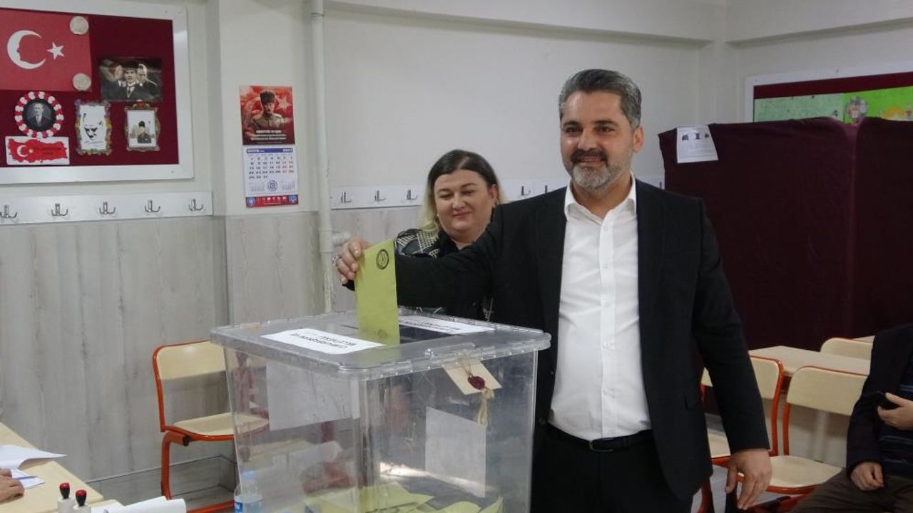 AK Parti İl Başkanı Fatih Üzüm Oyunu Kullandı