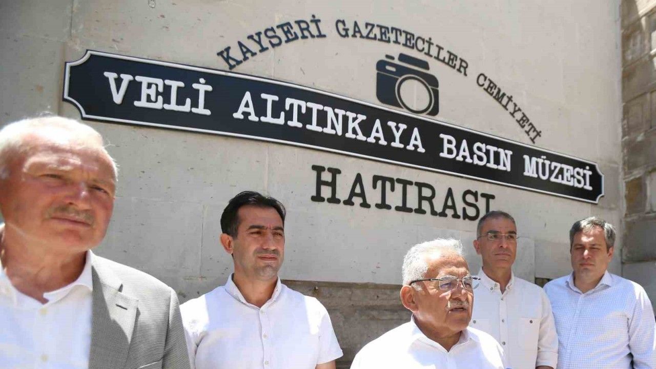 Başkan Büyükkılıç, 113 yıllık Kayseri basın tarihine ışık tutacak müzeyi inceledi
