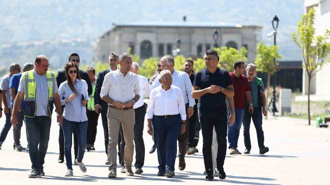 Başkan Büyükkılıç Recep Tayyip Erdoğan Millet Bahçesi’ndeki Çalışmaları İnceledi