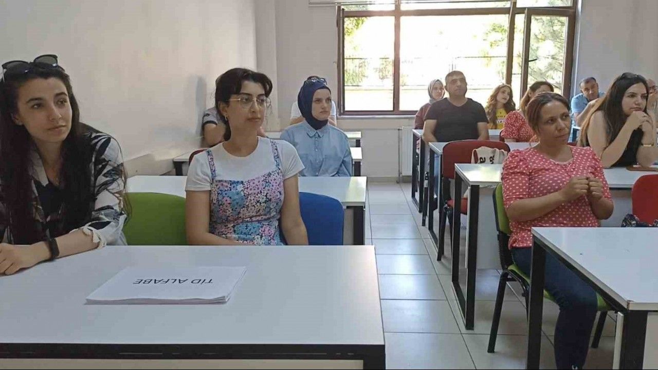 KAYMEK’ten sağlık çalışanlarına Türk İşaret Dili kursu