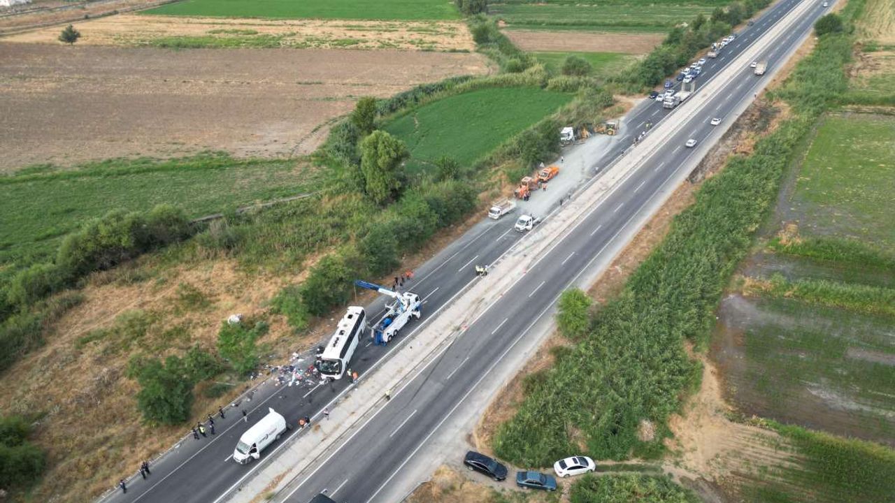 Denizli’den Kayseri’ye düğüne gittikleri tespit edilen otobüs kaza yaptı:  6 ölü, 40 yaralı!