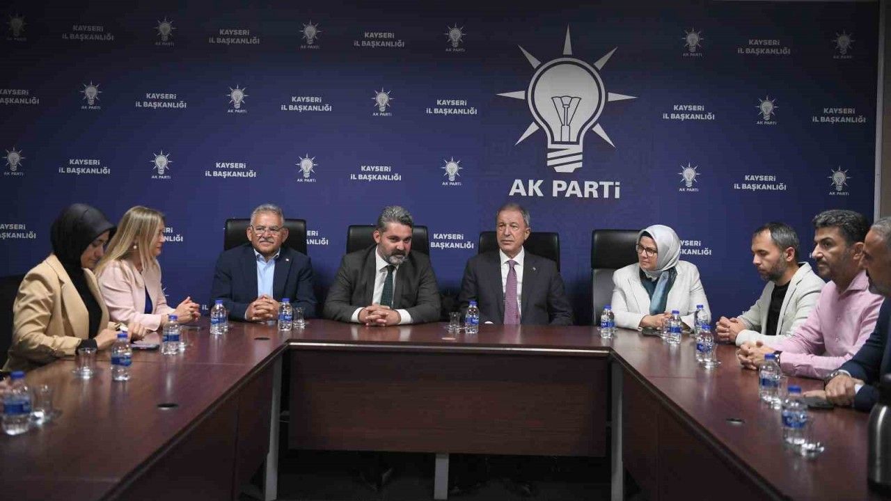 Akar ve Büyükkılıç’tan AK Parti Teşkilatı ile Tanışma toplantısında
