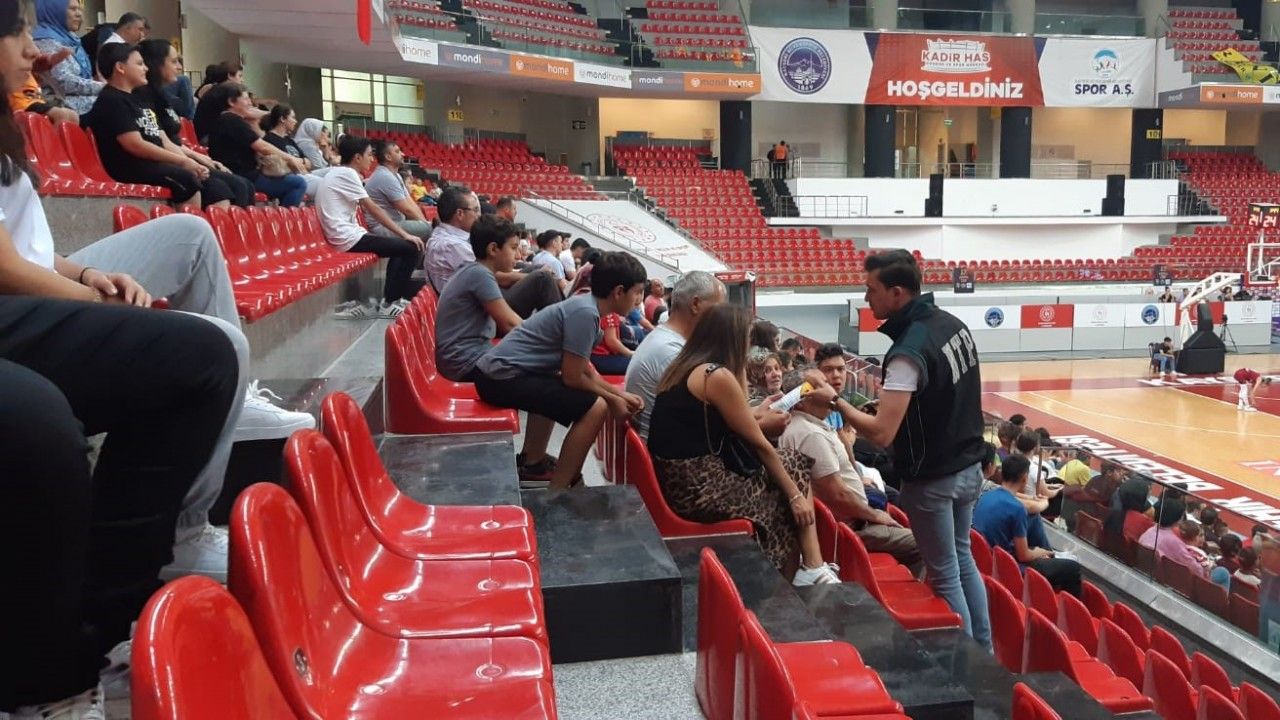 Erciyes Cup 2 bin taraftara broşür dağıttı