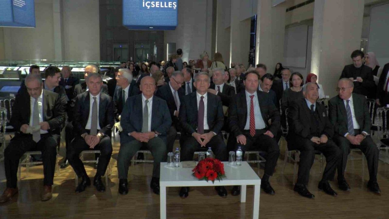 Gül, Kayseri’de ‘Cumhuriyet’in 100. Yılı Resepsiyonu’na katıldı