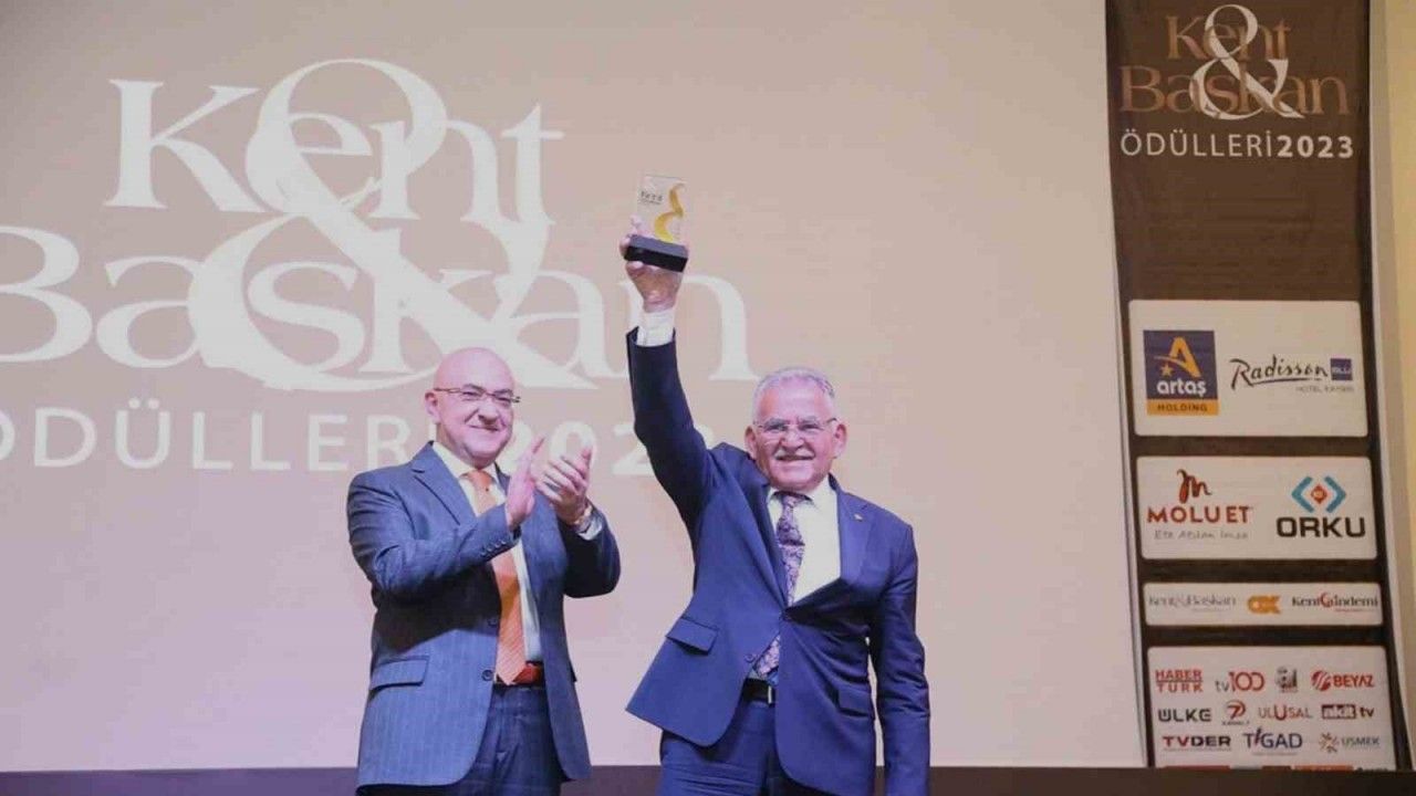 Büyükkılıç’a İç Anadolu’nun En Başarılı Belediye Başkanı Ödülü