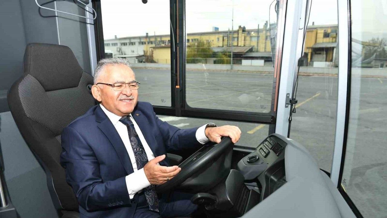 Başkan Büyükkılıç: “Yeni elektrikli otobüslerimiz görücüye çıkıyor”